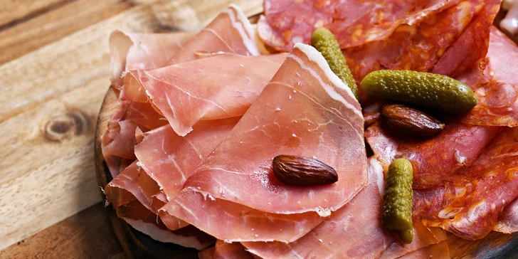 Španělské menu pro 2 osoby: tapas, slávky, foie gras, chobotnice i dezert a španělské víno