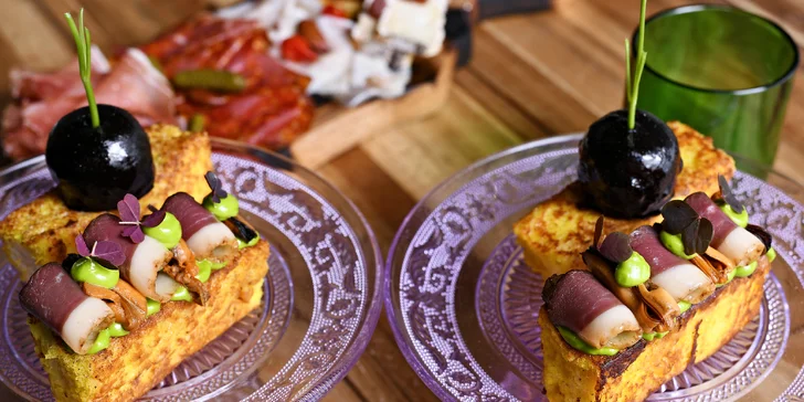 Španělské menu pro 2 osoby: tapas, slávky, foie gras, chobotnice i dezert a španělské víno