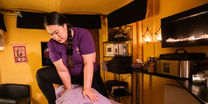 Thajské masáže: 30 až 90 minut relaxační olejové, antistresové či originální thai masáže