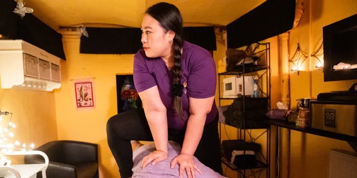Thajské masáže: 30 až 90 minut relaxační olejové, antistresové či originální thai masáže