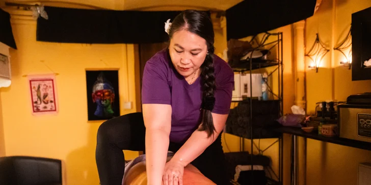 Thajské masáže: 30 až 90 minut relaxační olejové, antistresové či originální thai masáže