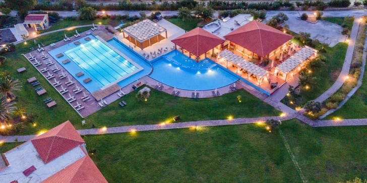 Letecky na Lesbos: 4* hotel Aeolian Village Beach Resort s all inclusive