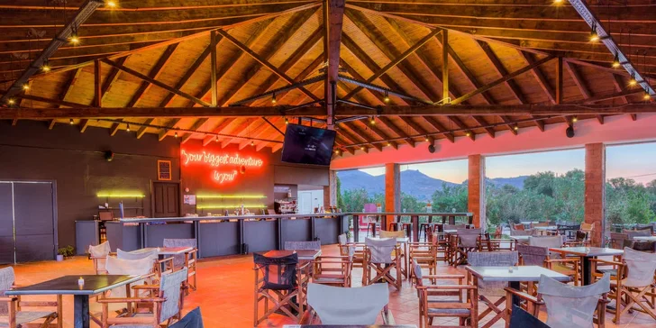 Letecky na Lesbos: 4* hotel Aeolian Village Beach Resort s all inclusive