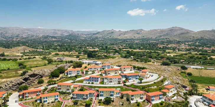 Letecky na Lesbos: 4* hotel Aeolian Village Beach Resort s all inclusive