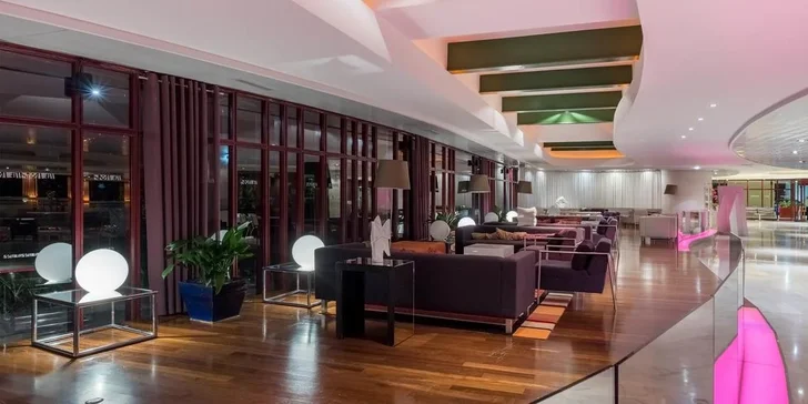 Na Madeiru letecky: 5* Hotel Pestana Casino s polopenzí a střešním bazénem s výhledem na moře