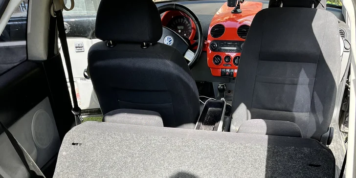 Mobilní čištění interiéru auta i renovace světometu: Brno a okolí