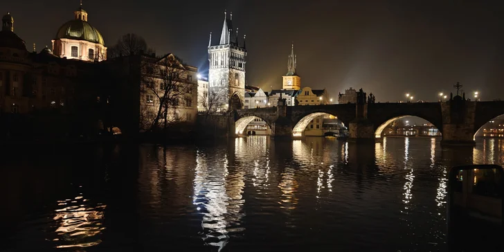 Naloďte se na Vánoce: adventní plavba po Vltavě se svařákem, koledami a cukrovím