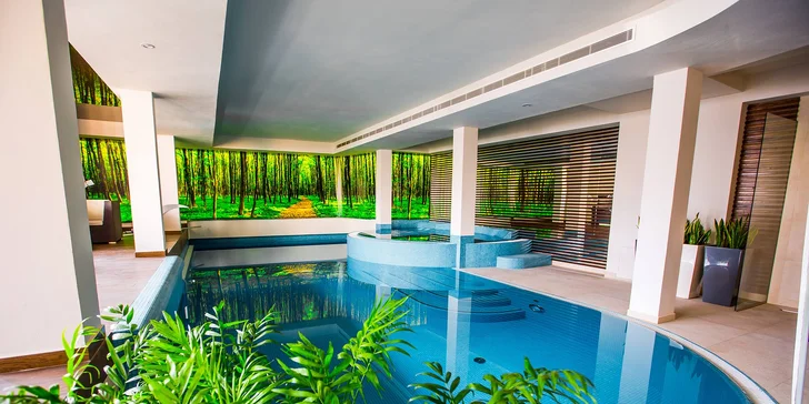 Luxusní hotel v polském Řešově: snídaně či polopenze, wellness a památky