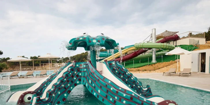 Dovolená na ostrově Thassos: 4* hotel Zoe, all inclusive, letenky i vstup do vodního parku