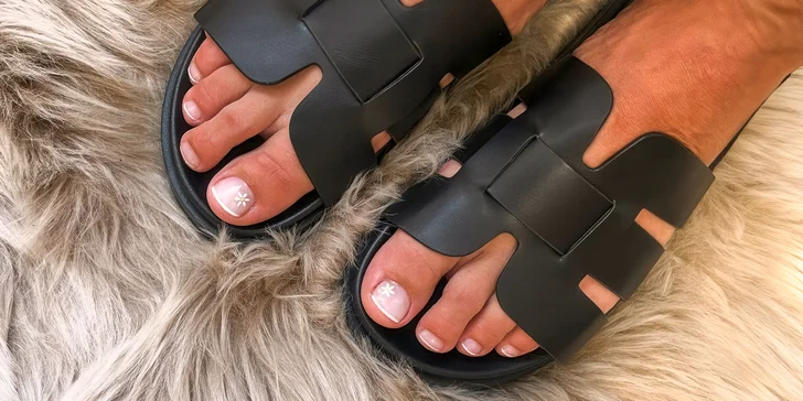 Přístrojová pedikúra: ošetření pokožky i nehtů s možností gel laku