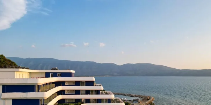 Albánie letecky: hotel Regina Blue***** hned u pláže, ultra all inclusive a bazén
