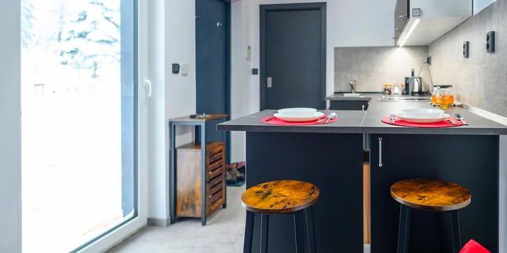 Krásná glampová chatka v Jizerských horách s moderním vybavením
