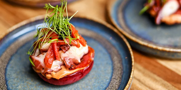 Španělské menu pro 2 osoby: tapas, slávky, foie gras, chobotnice i dezert a španělské víno