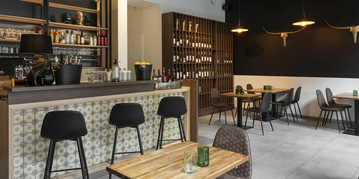 Španělské menu pro 2 osoby: tapas, slávky, foie gras, chobotnice i dezert a španělské víno