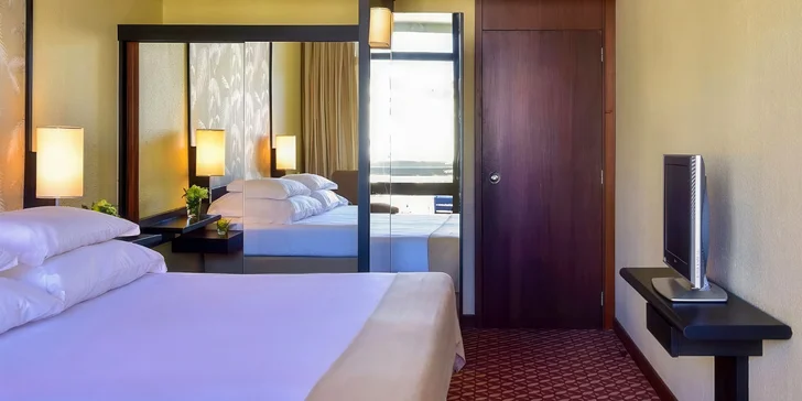 Na Madeiru letecky: 5* Hotel Pestana Casino s polopenzí a střešním bazénem s výhledem na moře