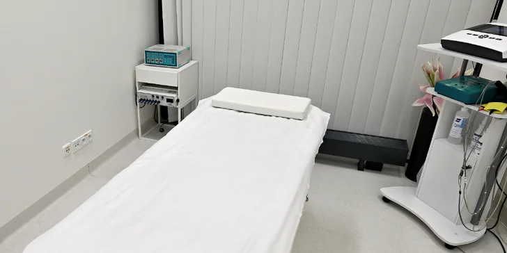 Anticelulitidní balíčky: lymfodrenáž, zábal i rituál s peelingem a relaxační koupelí