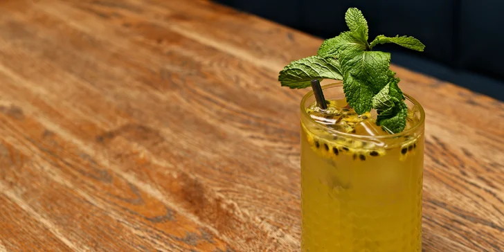 Tříchodové menu v Avocado Bistro pro 1 či 2 osoby: polévka, hl. chod, dezert i nápoje