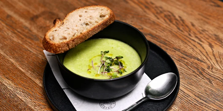 Tříchodové menu v Avocado Bistro pro 1 či 2 osoby: polévka, hl. chod, dezert i nápoje