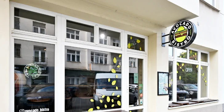 Tříchodové menu v Avocado Bistro pro 1 či 2 osoby: polévka, hl. chod, dezert i nápoje