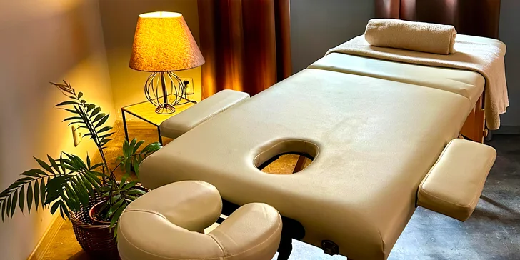 Relaxační olejová masáž zad a šíje v příjemném studiu: 30-60 minut