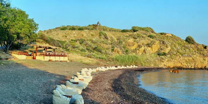 Lesbos: adult-only hotel s all inclusive, bazénem i pláží v blízkosti, letenka a transfer v ceně