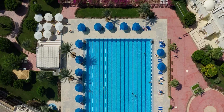 Hurghada vč. letenky: Hotel Desert Rose Resort***** s all inclusive, u pláže a s aquaparkem