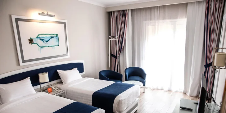 Hurghada vč. letenky: Hotel Desert Rose Resort***** s all inclusive, u pláže a s aquaparkem