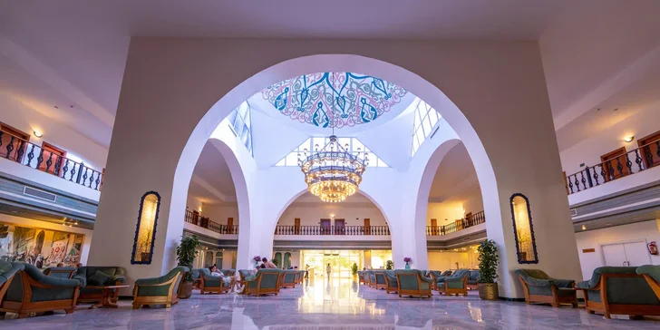 Hurghada vč. letenky: Hotel Desert Rose Resort***** s all inclusive, u pláže a s aquaparkem