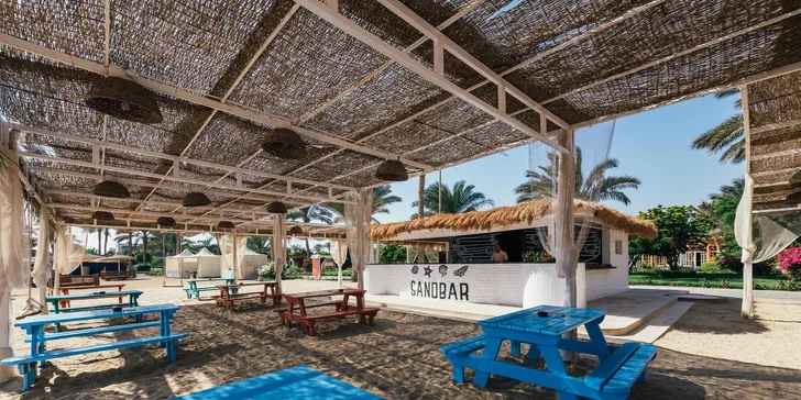 Hurghada vč. letenky: Hotel Desert Rose Resort***** s all inclusive, u pláže a s aquaparkem