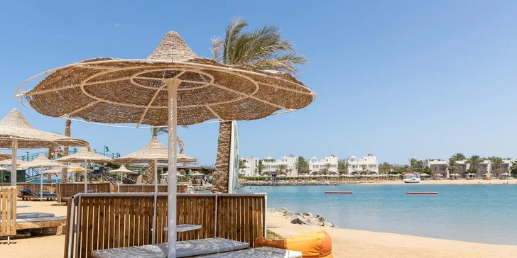 Hurghada vč. letenky: Hotel Desert Rose Resort***** s all inclusive, u pláže a s aquaparkem