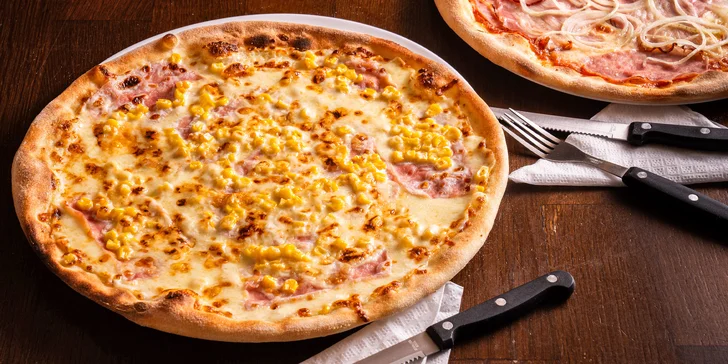 Jedna nebo dvě 32cm pizzy dle výběru: sýrová, šunková, salámová i crudo