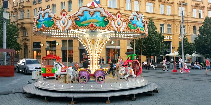 Adventní zábava na Zelňáku: 3 až 10 vstupů na dětský kolotoč