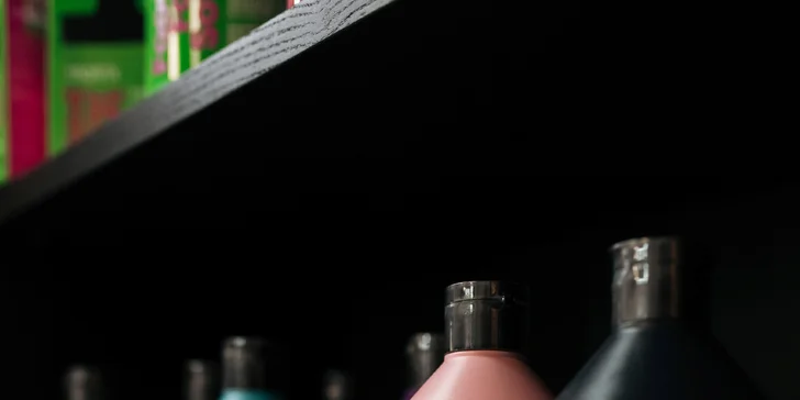 Bez objednání předem: kompletní střih, mytí i foukaná pro dámy, 10% sleva na barvu a melír