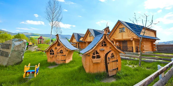 Srubové chatky na Oravě pro pár i rodinu: polopenze, wellness a mini zoo