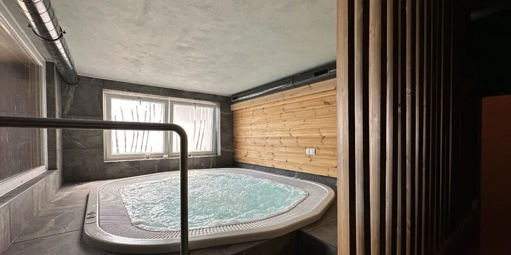 Relax v Krkonoších: pobyt se snídaní, wellness i romantickou večeří