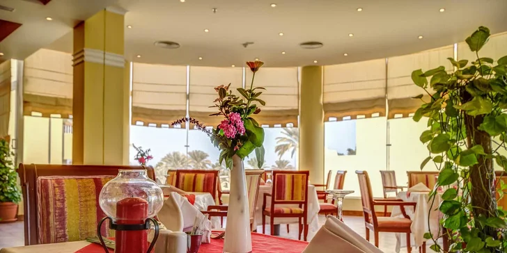 Hurghada: 4* hotel Palm Beach přímo u pláže, all inclusive, bazény, letenky