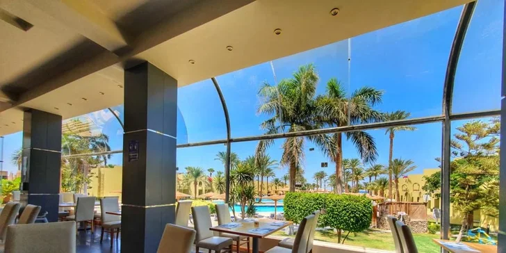 Hurghada: 4* hotel Palm Beach přímo u pláže, all inclusive, bazény, letenky