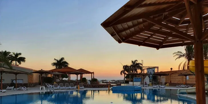 Hurghada: 4* hotel Palm Beach přímo u pláže, all inclusive, bazény, letenky