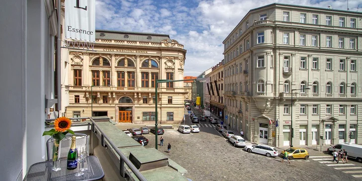 Pobyt v centru Prahy blízko hlavního nádraží: historický hotel se snídaní