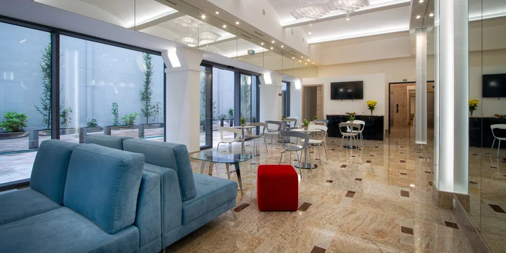 Pobyt v centru Prahy blízko hlavního nádraží: historický hotel se snídaní