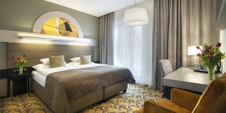Pobyt v centru Prahy blízko hlavního nádraží: historický hotel se snídaní