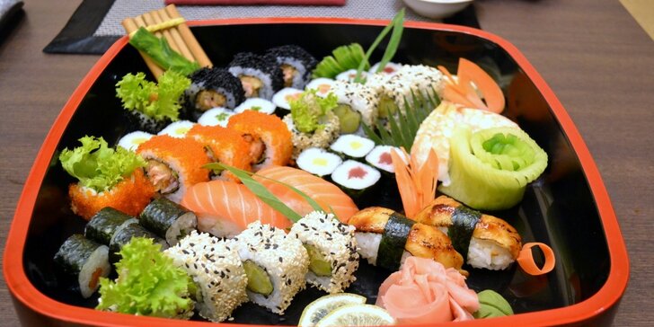 Japonské sushi menu ve známé restauraci Samurai
