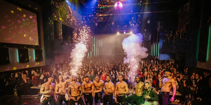 Show vymakaných těl: 90min. žhavé vystoupení pánské skupiny Men4Queen v Prachaticích