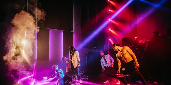 Show vymakaných těl: 90min. žhavé vystoupení pánské skupiny Men4Queen v Prachaticích