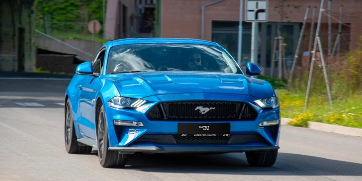 Řidičem i spolujezdcem ve Fordu Mustang GT 5.0: 15–60 minut jízdy s dálniční známkou včetně paliva