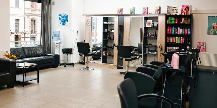 Bez objednání předem: kompletní střih, mytí i foukaná pro dámy, 10% sleva na barvu a melír