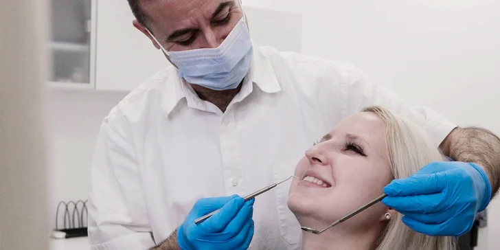 Ordinační bělení zubů i zavedení zubního implantátu: ordinace na Poliklinice Spořilov
