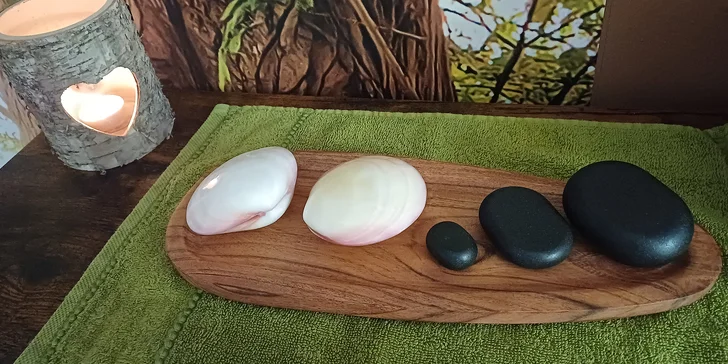 Hřejivý relax lávovými kameny či horkými mušlemi i s Lomi-Lomi masáží