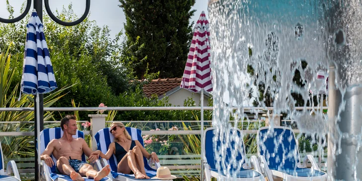 Kvarnerská riviéra: hotel přímo u moře s bazénem a polopenzí, až 2 děti zdarma