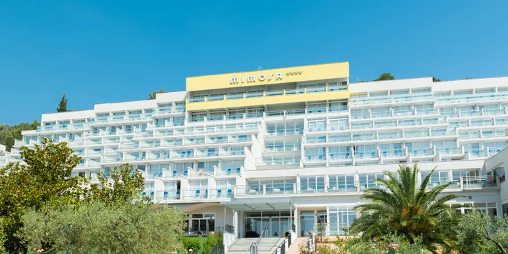Kvarnerská riviéra: hotel přímo u moře s bazénem a polopenzí, až 2 děti zdarma